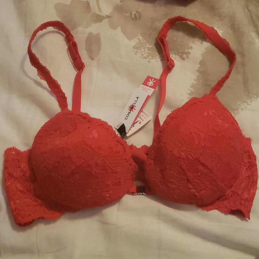 Red Bra 32B